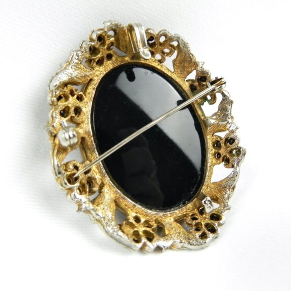 60s Onyx Cameo Brooch or Pendant with Golden Metal | Left-Facing Cameo - Picture 3 of 9